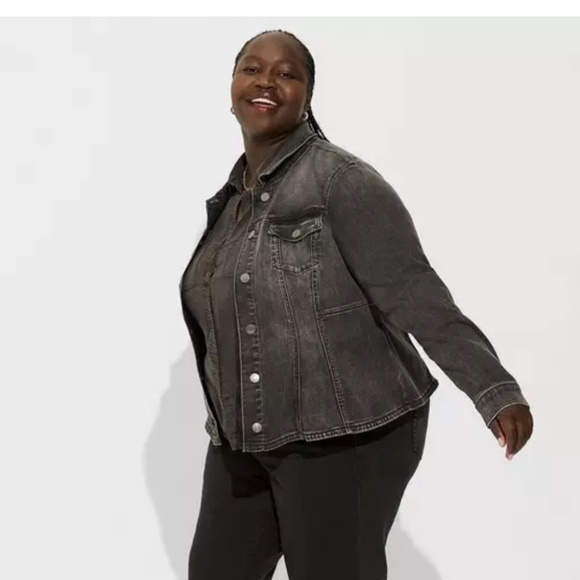 🆕 GREY FIT AND FLARE JEAN JACKET 🆕 - Picture 3 of 3